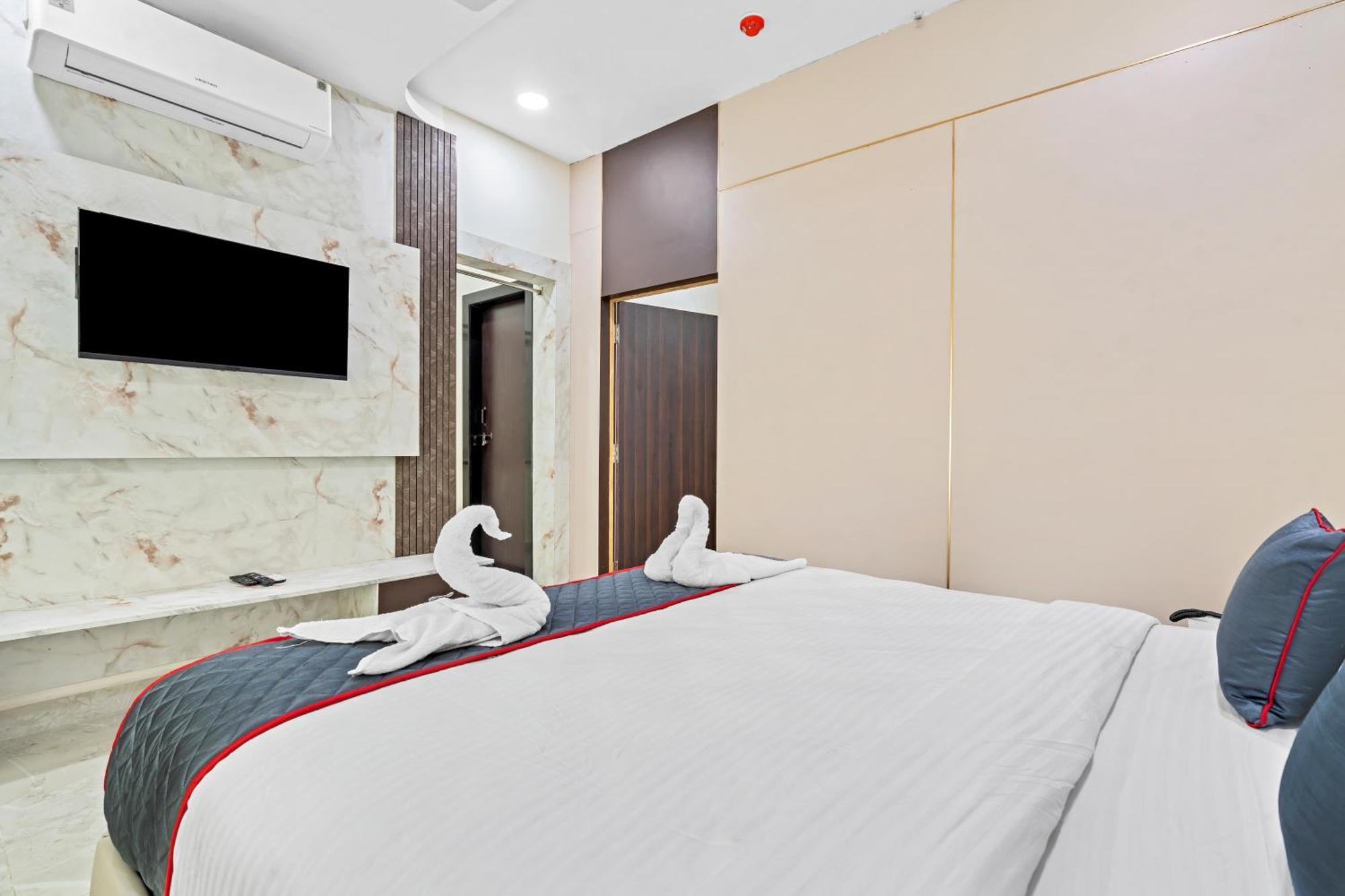 Hotel Sky Land Khammam Exterior foto