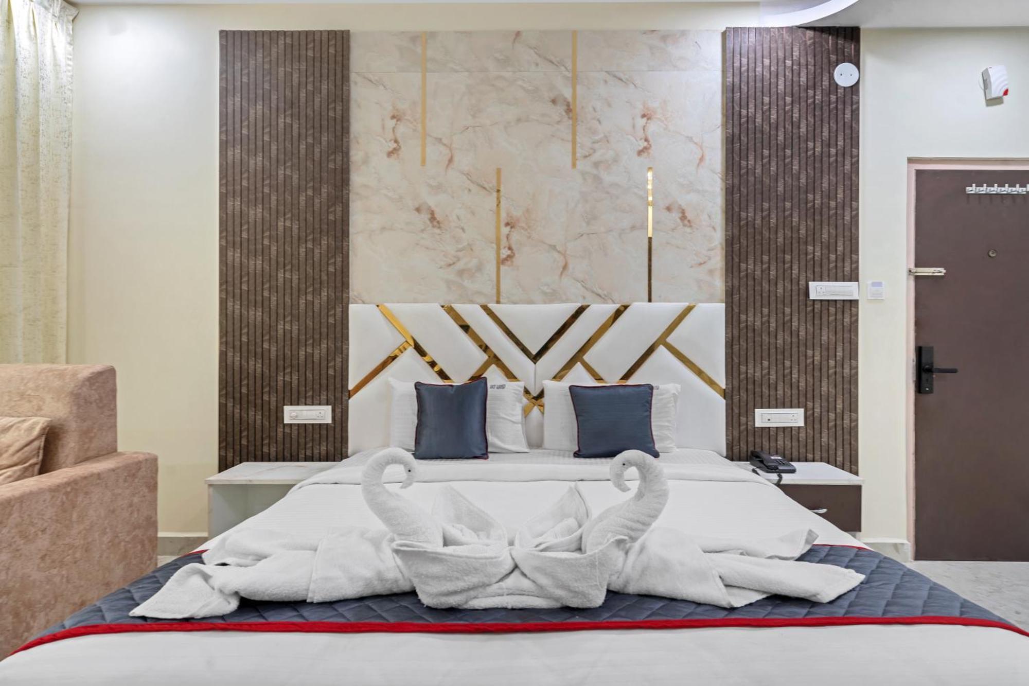 Hotel Sky Land Khammam Exterior foto