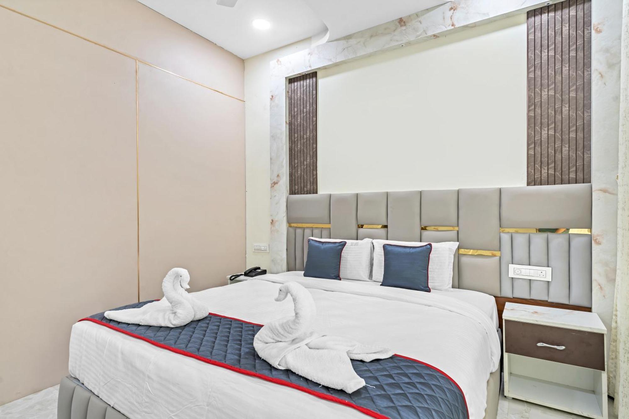 Hotel Sky Land Khammam Exterior foto