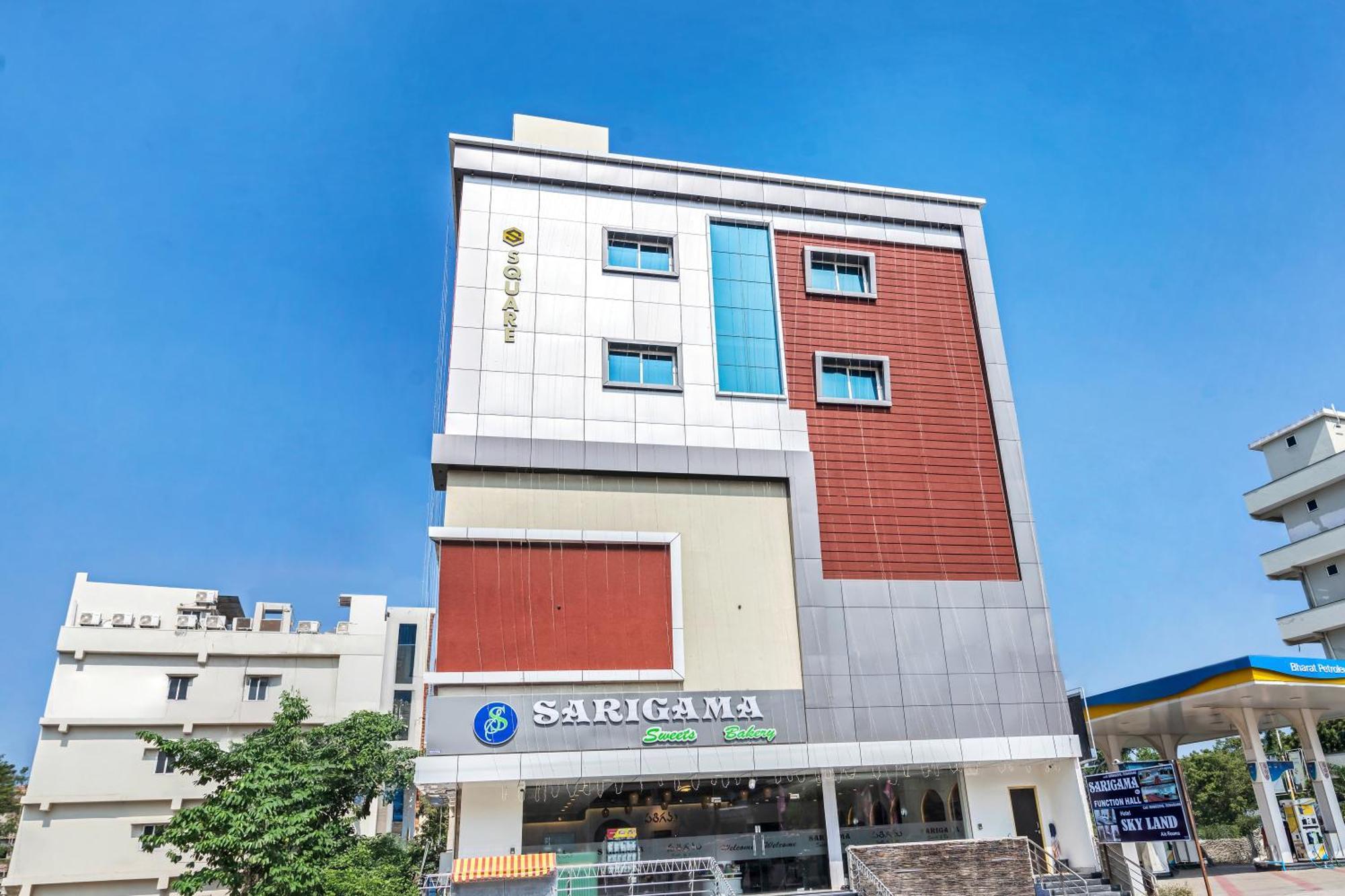 Hotel Sky Land Khammam Exterior foto