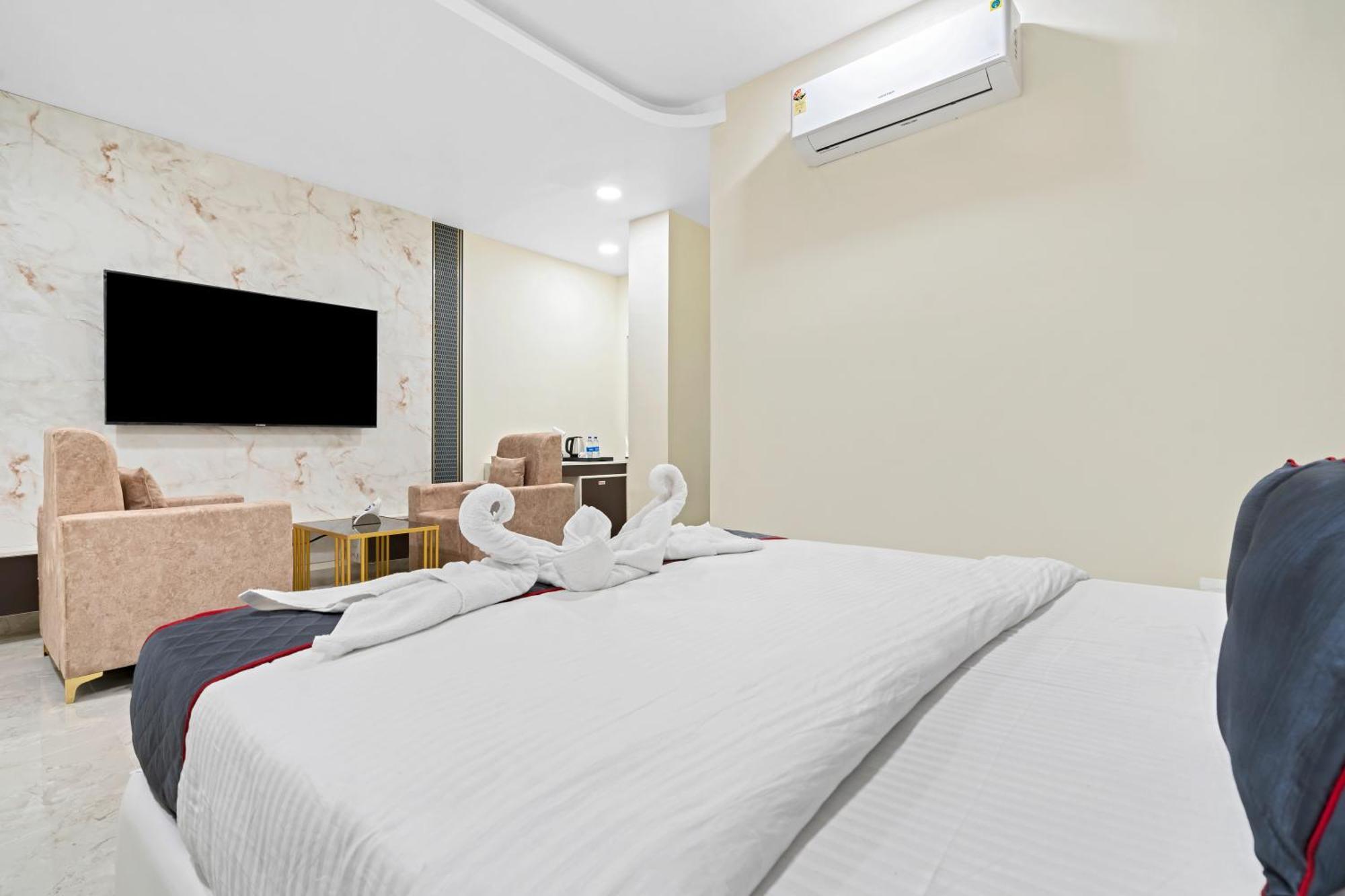 Hotel Sky Land Khammam Exterior foto