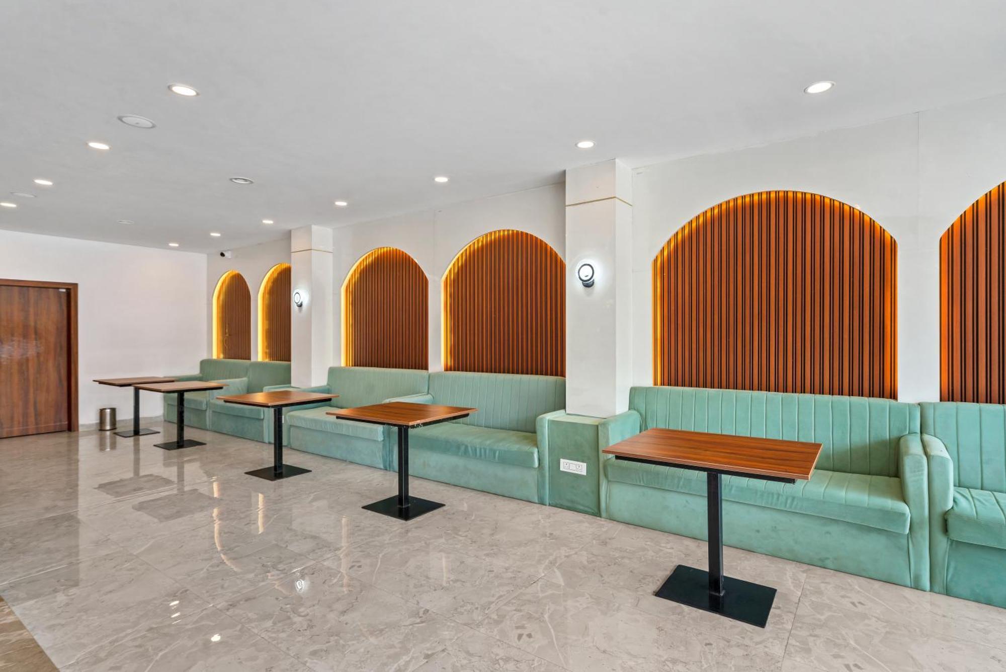 Hotel Sky Land Khammam Exterior foto